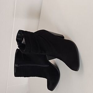 Maurices Black Faux Suede Slouch Ankle Boots Cynthia 7.5 M EUC